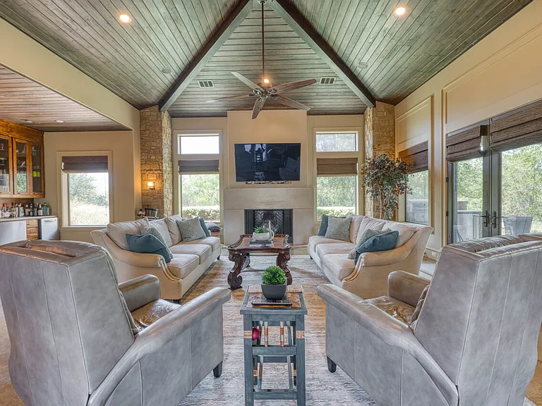 Living Room with Fireplace, Vaulted Ceilings