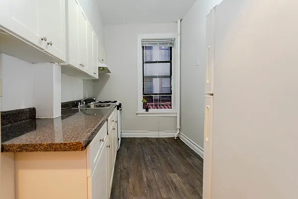 Rented by Compass | media 3