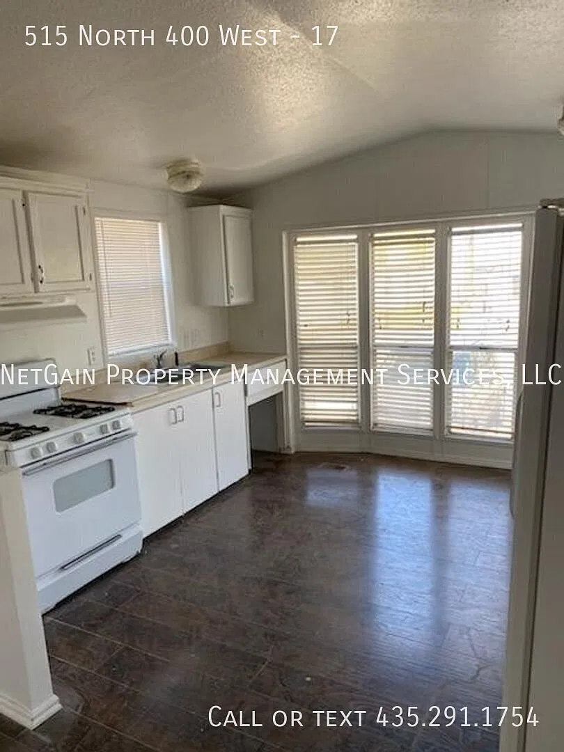 Pet Friendly 2 bedroom Mobile Home — Photo 2