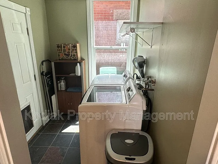 467 E 5th Ave — Photo 12