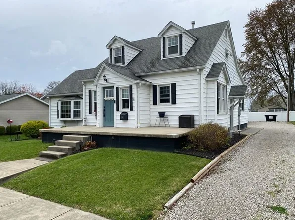 206 Plum St, Marshall, IL 62441