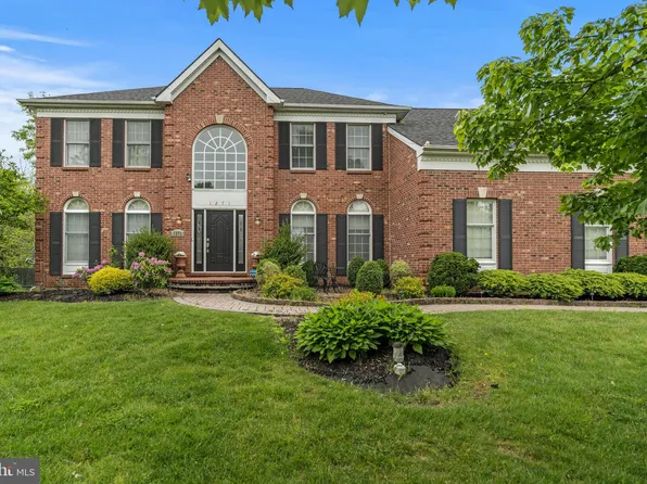 1271 Bridle Estates Dr, Yardley, PA 19067