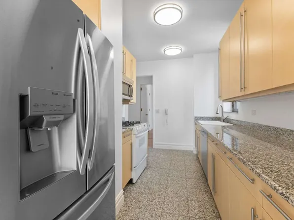 2 Columbus Avenue image 15 of 31