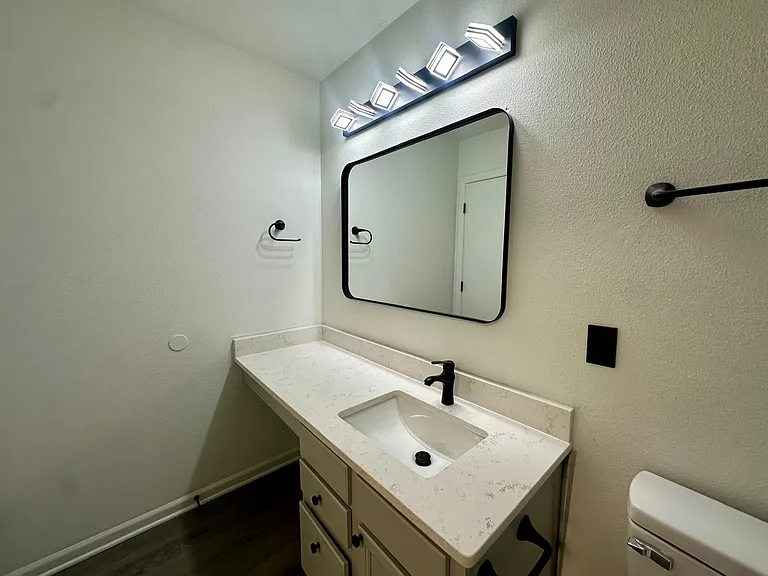 340 Zander Woods Ct — Photo 11