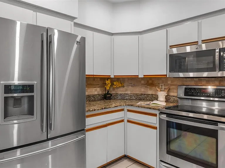 6664 Chadron Ct — Photo 14