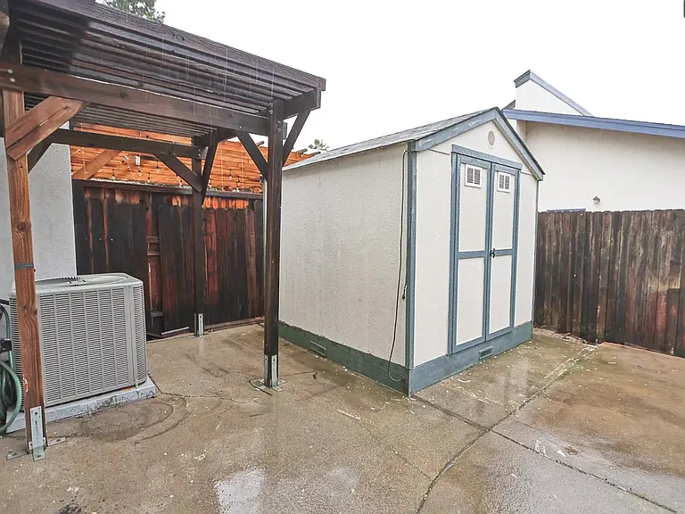 1460 Hickory St — Photo 23