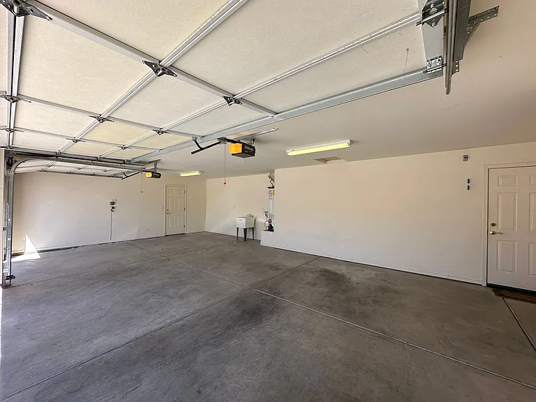 660 Country Club Dr — Photo 37