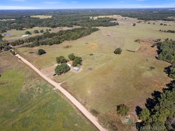 8405 E Nightingale Rd, Atoka, OK 74525