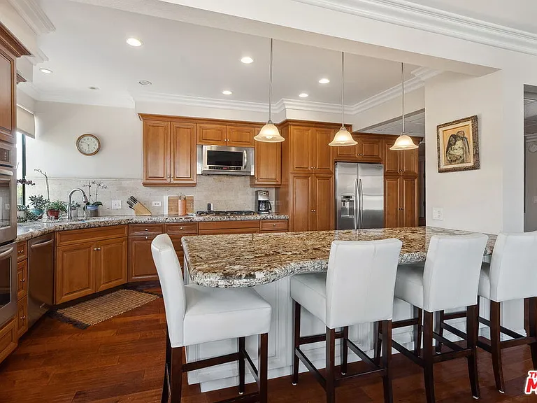 12115 San Vicente Blvd #311 — Photo 10