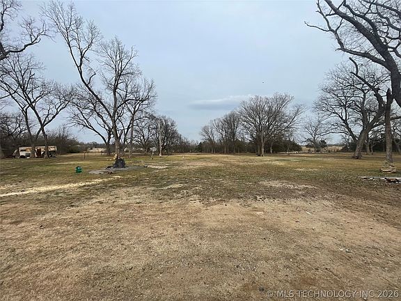 3rd image of 1327 McClain Rd