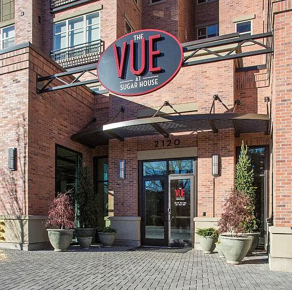 Enter our leasing office directly from Highland Dr. Stop for a price quote or a building tour with one of our friendly staff members!