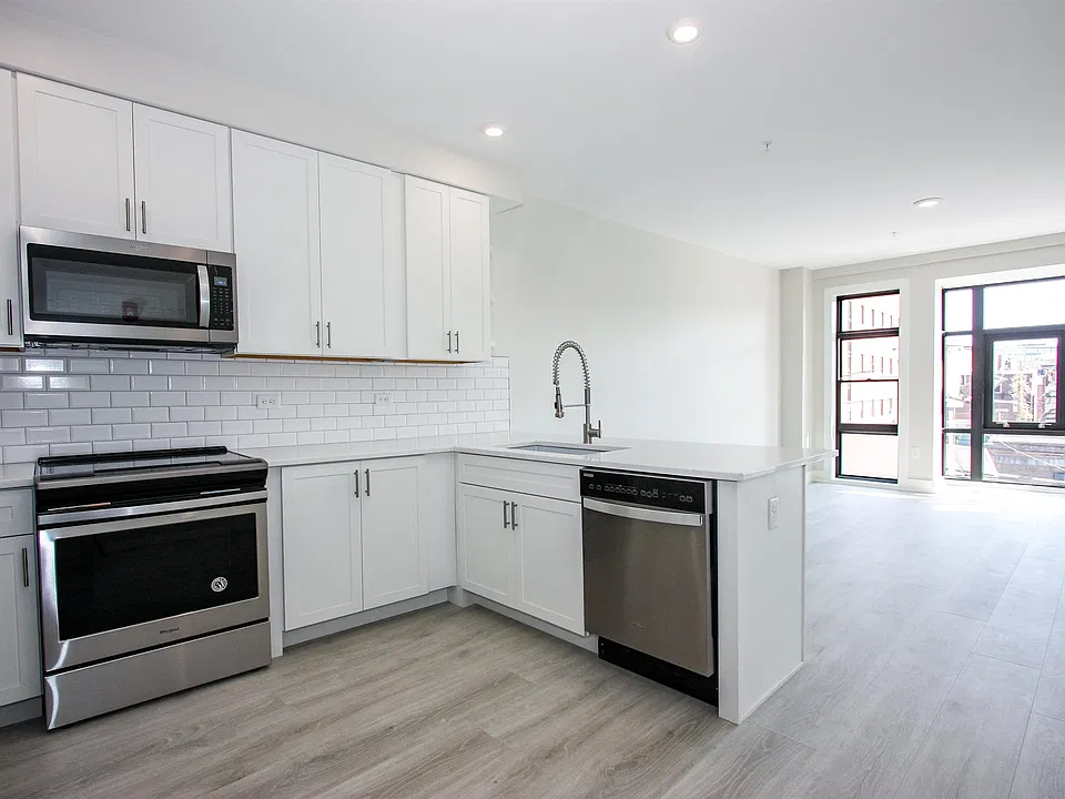 141 Newark Ave #2