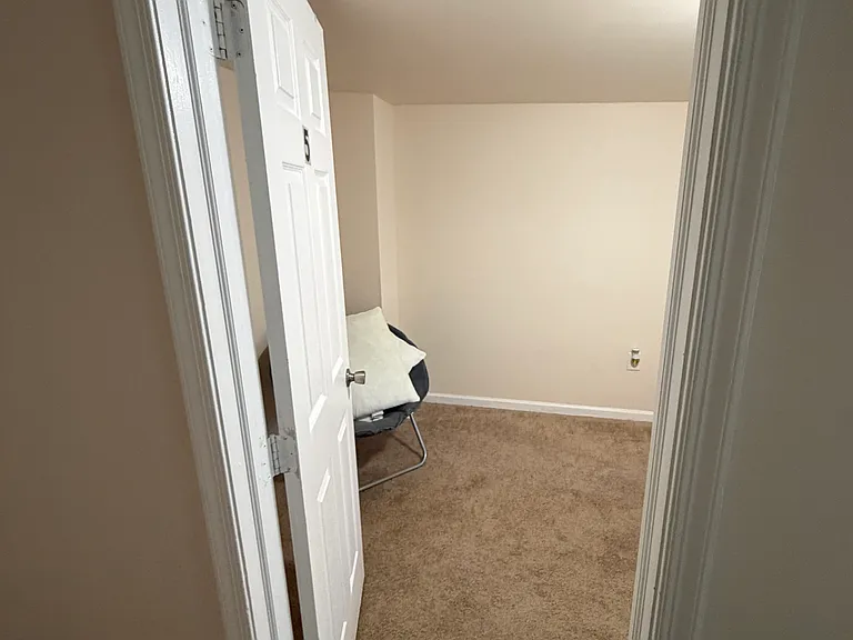 395 W Liberty St — Photo 4
