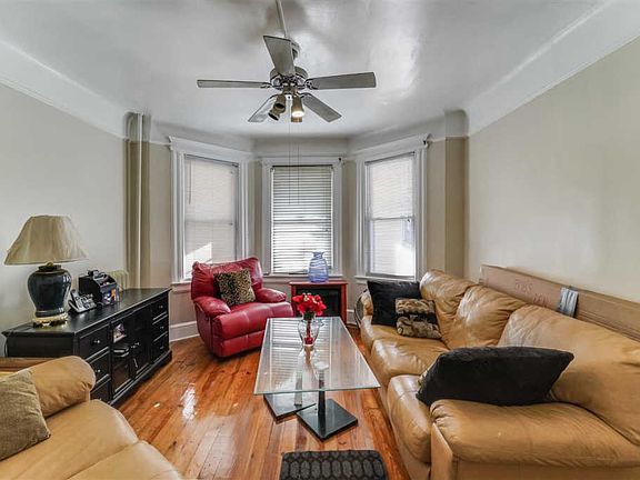 2nd image of 107 Isabella Ave