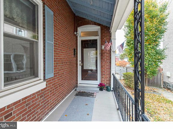 3rd image of 233 1st Ave