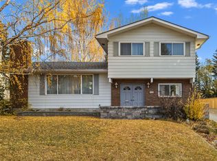 3375 Breton Close NW, Calgary, AB T2L1X3