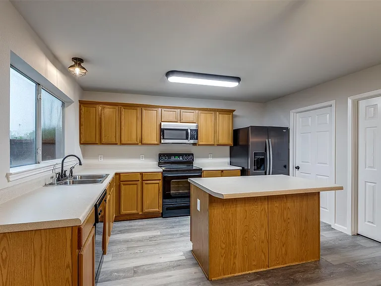 1817 Heron Dr — Photo 6