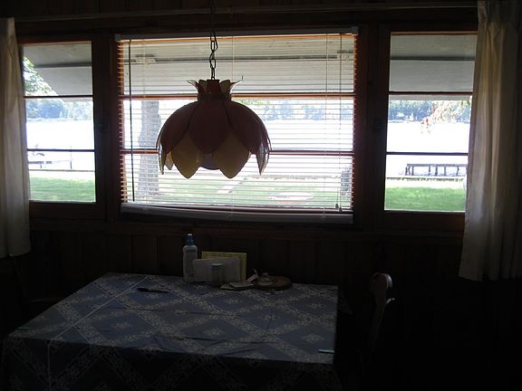 5th image of 749 Lake Dr NE
