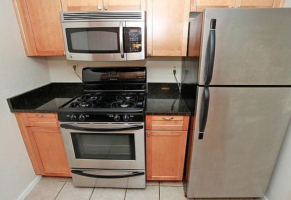 4th image of 1800 Lavaca St APT 204