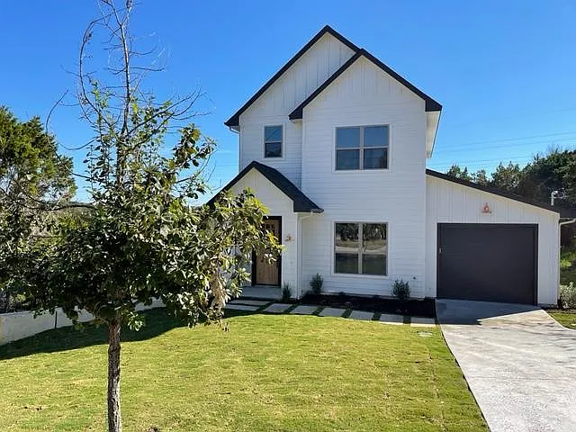 Building Photo - 3105 Coyote Ct
