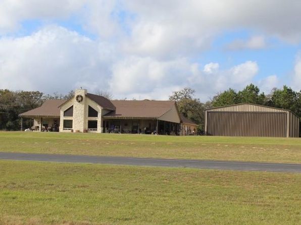 1 Ellis Dr, Normangee, TX 77871