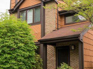 12 Riverbend Dr, North Brunswick, NJ 08902