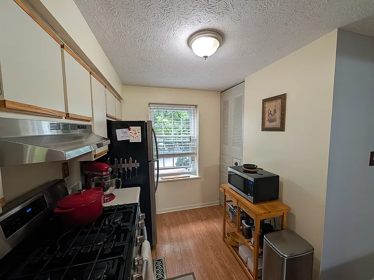 136 Saxonwald Ln — Photo 5