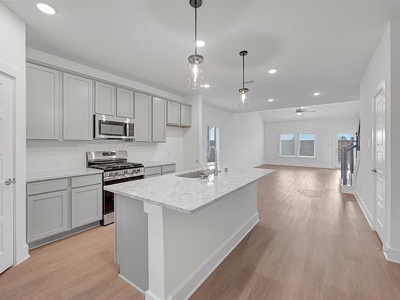 5th image of 8215 Blue Shell Ln