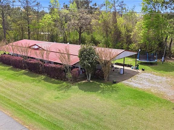 2nd image of 220 Elwood Rd