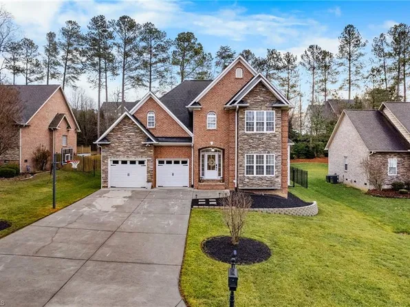 149 Kiawah Island Dr, Winston Salem, NC 27107