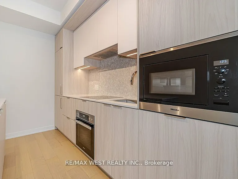 123 Portland St #403 — Photo 10