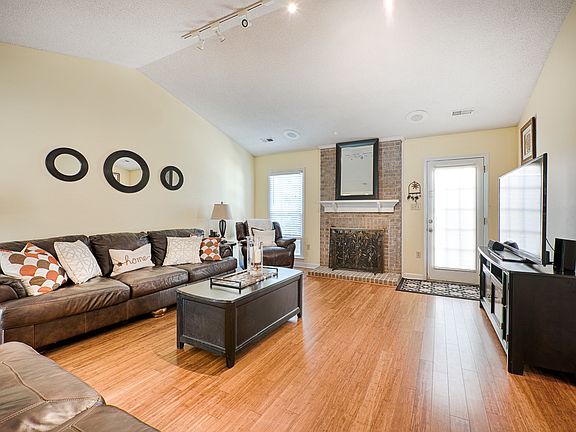5th image of 4631 Deanscroft Dr