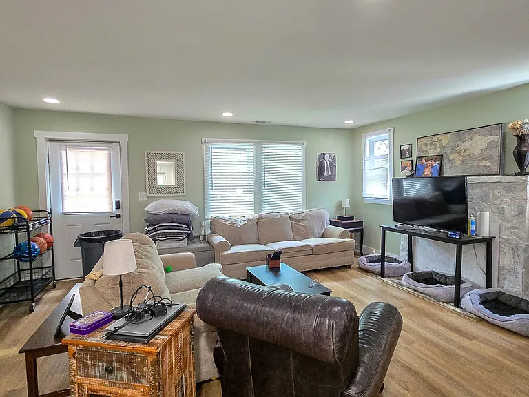 3014 Hope Valley Rd — Photo 6