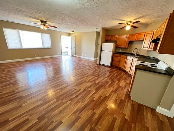 5437MarilynLivingandKitchen_03082023