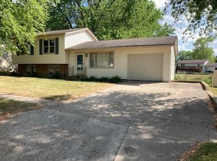 4562 Bunker Hill Rd, Loves Park, IL 61111