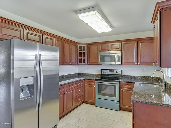 3rd image of 1024 Shetland Drive #A