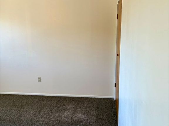 5th image of 1604 W Durston Rd