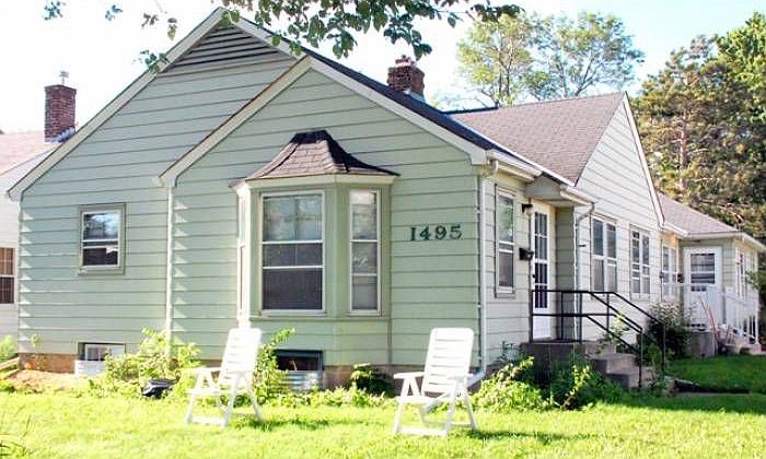 1495 Larpenteur Ave. W