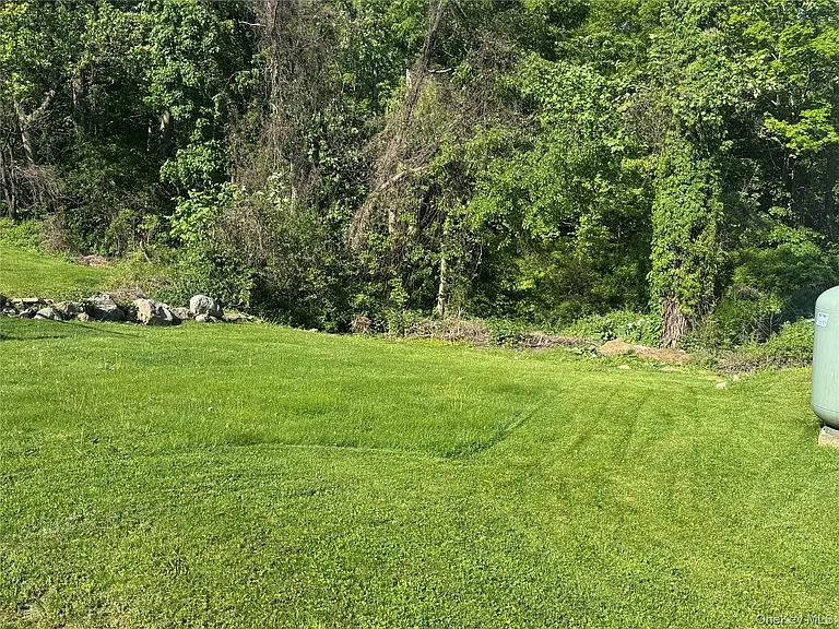 62 Whippoorwill Rd E #A — Photo 2
