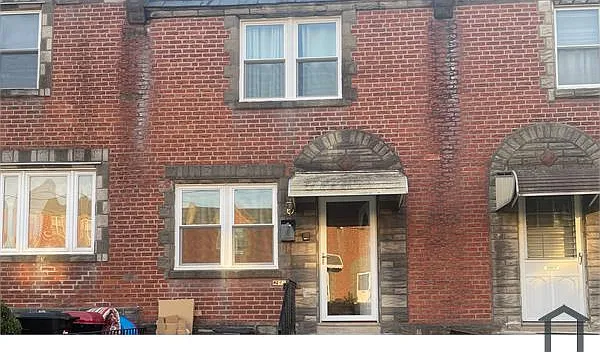 246 Benner St — Photo 1