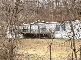 157 Lower Whiteoak Rd, Ashford, WV 25009