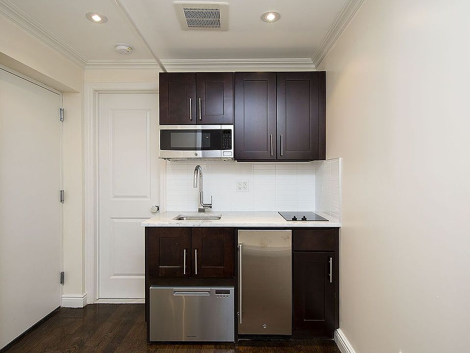 1st image of 222 E 12th St APT 1D