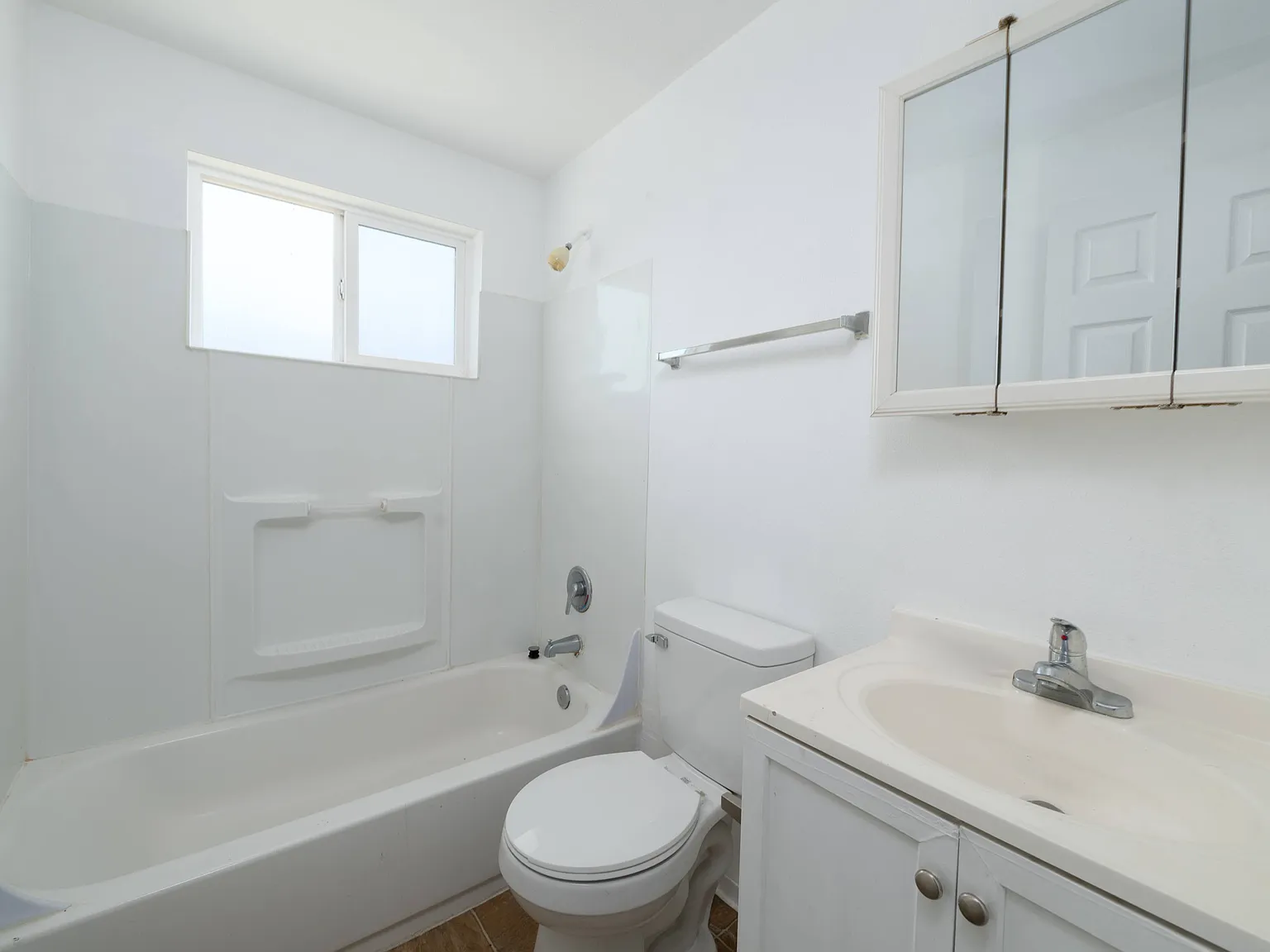 Twin Oaks Apartments — Photo 4