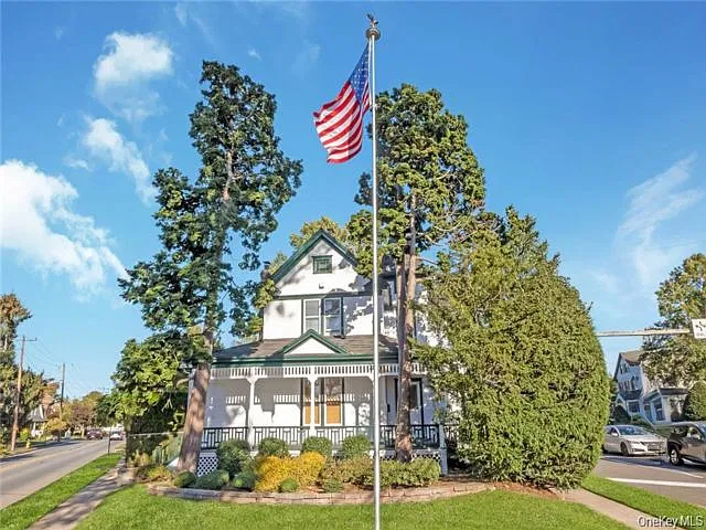 215 Conklin St