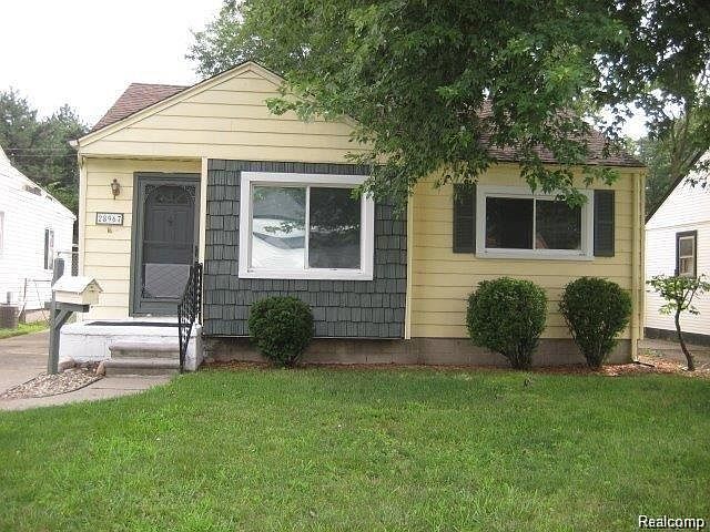 1st image of 28967 Beechwood St