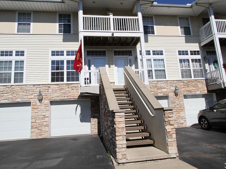 1st image of 304 Beachwalk Trl