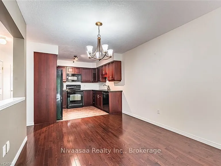 110 Activa Ave #D21 — Photo 8