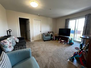 598 Sutherland Ave #402, Kelowna, BC V1Y5X1