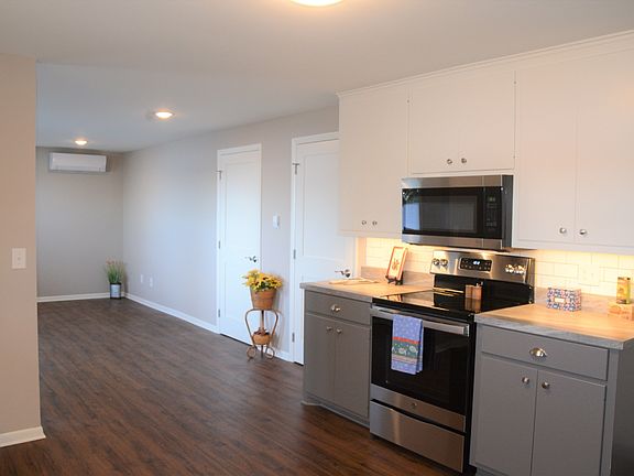 2nd image of 32 E Lake St Unit 8