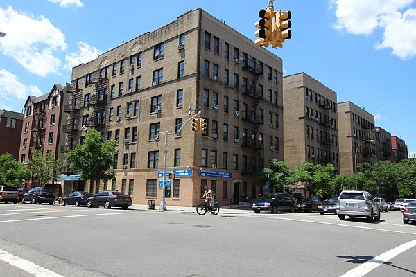 Rented by Julianna Realty Corp | media 17